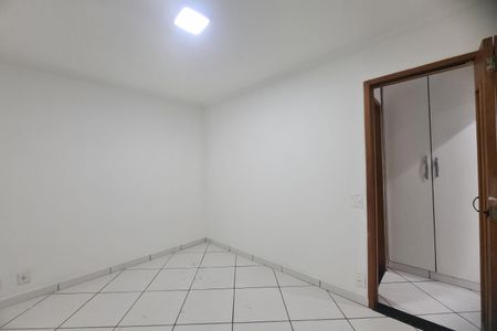 Quarto 1 de apartamento à venda com 3 quartos, 50m² em Jardim Santa Teresinha, São Paulo