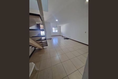 Sala de casa à venda com 3 quartos, 143m² em Itaipu, Niterói