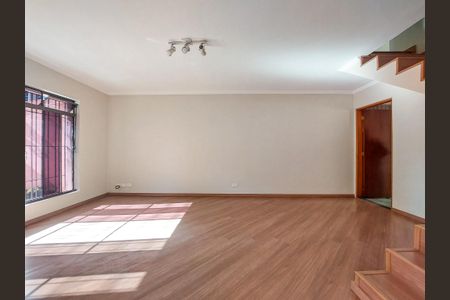 Casa para alugar com 90m², 3 quartos e 2 vagas Casa para alugar com 90m², 3 quartos e 2 vagasSala