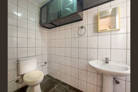Casa para alugar com 90m², 3 quartos e 2 vagas Casa para alugar com 90m², 3 quartos e 2 vagasBanheiro de serviço