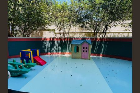Apartamento para alugar com 50m², 2 quartos e 1 vaga Apartamento para alugar com 50m², 2 quartos e 1 vagaÁrea comum - Playground