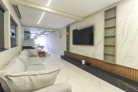 Casa para alugar com 250m², 3 quartos e 1 vagaSala