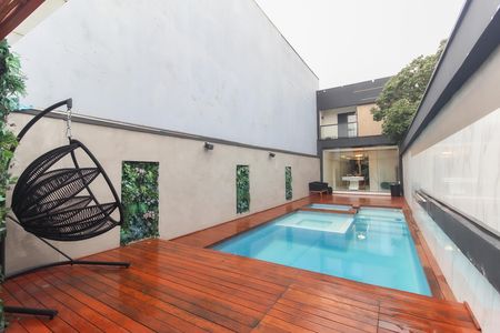 Casa para alugar com 250m², 3 quartos e 1 vagaÁrea Externa - Piscina