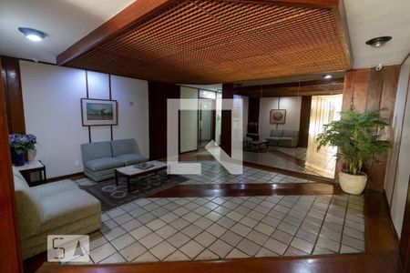 Apartamento para alugar com 70m², 2 quartos e 1 vaga Apartamento para alugar com 70m², 2 quartos e 1 vagaHall