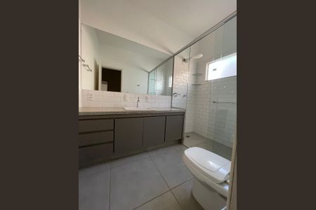 Banheiro social de casa para alugar com 2 quartos, 138m² em Tabajaras, Uberlândia