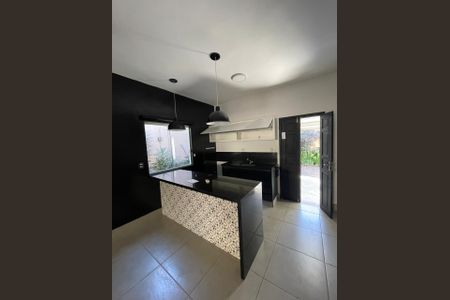 Cozinha de casa para alugar com 2 quartos, 138m² em Tabajaras, Uberlândia