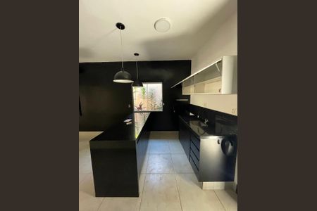 Cozinha de casa para alugar com 2 quartos, 138m² em Tabajaras, Uberlândia