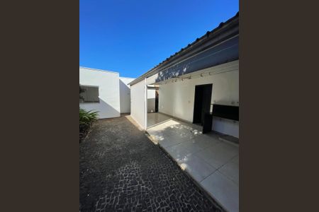 Área de serviço de casa para alugar com 2 quartos, 138m² em Tabajaras, Uberlândia
