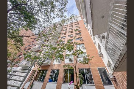 Apartamento para alugar com 68m², 2 quartos e 1 vaga