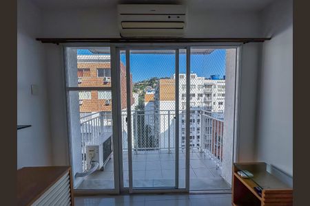 Apartamento para alugar com 68m², 2 quartos e 1 vaga