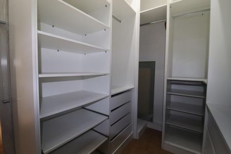 Apartamento à venda com 186m², 3 quartos e 2 vagasCloset Quarto 1 suíte