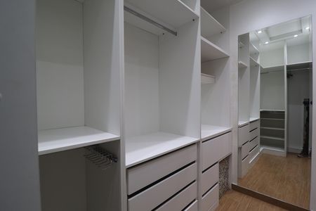 Apartamento à venda com 186m², 3 quartos e 2 vagasCloset Quarto 1 suíte