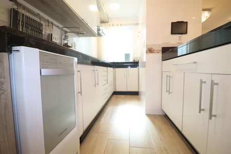 Apartamento à venda com 186m², 3 quartos e 2 vagasCozinha