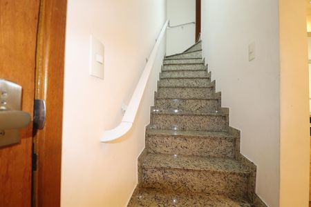Escada Cobertura de apartamento à venda com 3 quartos, 186m² em Parque das Nações, Santo André