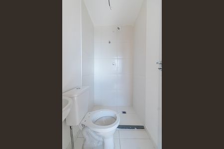 Banheiro de apartamento para alugar com 1 quarto, 17m² em Itaquera, São Paulo