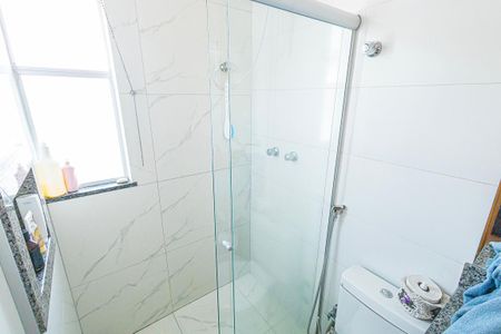 Casa à venda com 202m², 3 quartos e 2 vagas Casa à venda com 202m², 3 quartos e 2 vagassuite