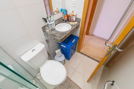 Casa à venda com 202m², 3 quartos e 2 vagas Casa à venda com 202m², 3 quartos e 2 vagasBanheiro