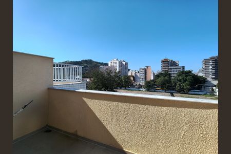 Apartamento à venda com 145m², 3 quartos e 2 vagas Apartamento à venda com 145m², 3 quartos e 2 vagasVista da Suíte 2