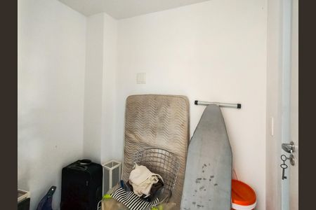 Apartamento à venda com 145m², 3 quartos e 2 vagas Apartamento à venda com 145m², 3 quartos e 2 vagasQuarto de Serviço