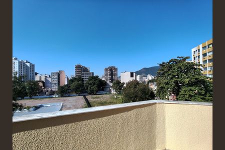 Apartamento à venda com 145m², 3 quartos e 2 vagas Apartamento à venda com 145m², 3 quartos e 2 vagasVista da Suíte 2
