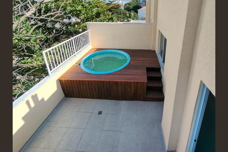 Apartamento à venda com 145m², 3 quartos e 2 vagas Apartamento à venda com 145m², 3 quartos e 2 vagasPiscina