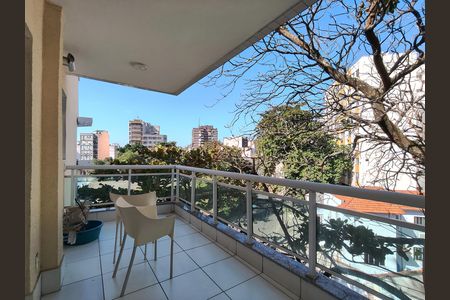 Apartamento à venda com 145m², 3 quartos e 2 vagas Apartamento à venda com 145m², 3 quartos e 2 vagasVaranda da Sala