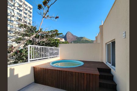 Apartamento à venda com 145m², 3 quartos e 2 vagas Apartamento à venda com 145m², 3 quartos e 2 vagasPiscina