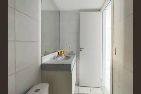 Apartamento à venda com 145m², 3 quartos e 2 vagas Apartamento à venda com 145m², 3 quartos e 2 vagasBanheiro Corredor