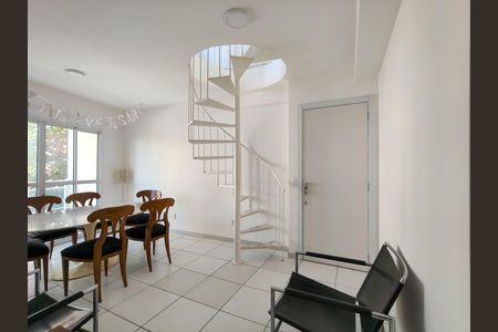 Apartamento à venda com 145m², 3 quartos e 2 vagas Apartamento à venda com 145m², 3 quartos e 2 vagasSala