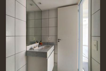 Apartamento à venda com 145m², 3 quartos e 2 vagas Apartamento à venda com 145m², 3 quartos e 2 vagasBanheiro Corredor