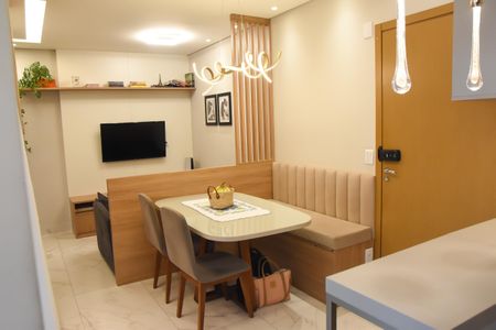 Sala e sala de jantar de apartamento à venda com 2 quartos, 53m² em Jardim do Lago, Jundiaí