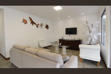 Casa de condomínio para alugar com 200m², 4 quartos e 2 vagasSala