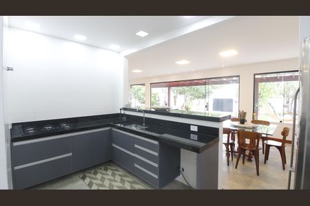 Casa de condomínio para alugar com 200m², 4 quartos e 2 vagasCozinha