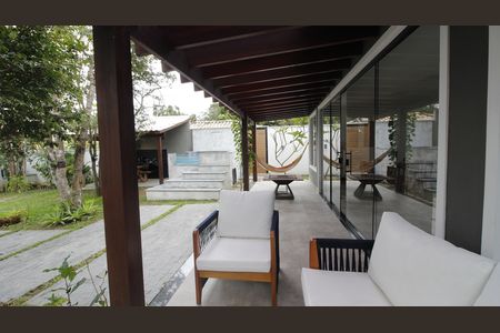 Casa de condomínio para alugar com 200m², 4 quartos e 2 vagasVaranda