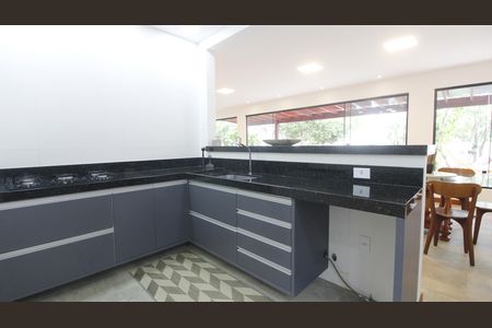 Casa de condomínio para alugar com 200m², 4 quartos e 2 vagasCozinha