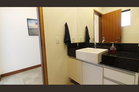Casa de condomínio para alugar com 200m², 4 quartos e 2 vagasBanheiro Social