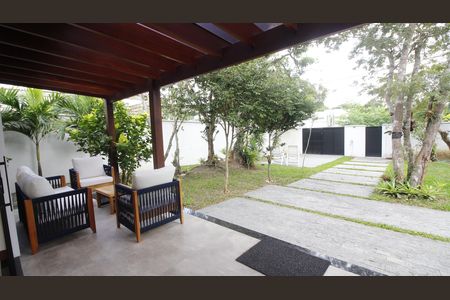 Casa de condomínio para alugar com 200m², 4 quartos e 2 vagasVista da Varanda