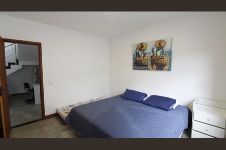 Casa de condomínio para alugar com 200m², 4 quartos e 2 vagasQuarto 2