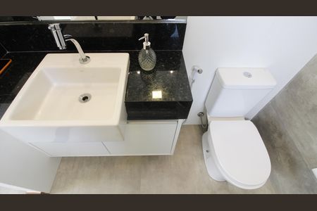 Casa de condomínio para alugar com 200m², 4 quartos e 2 vagasBanheiro da Suíte