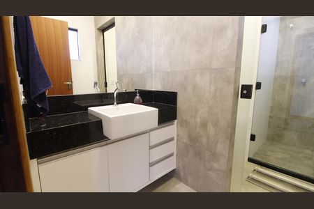 Casa de condomínio para alugar com 200m², 4 quartos e 2 vagasBanheiro Social