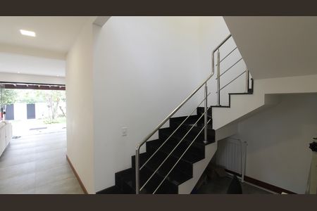 Casa de condomínio para alugar com 200m², 4 quartos e 2 vagasSala