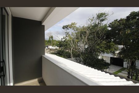 Varanda da Suíte de casa de condomínio para alugar com 4 quartos, 200m² em Bosque do Peró, Cabo Frio