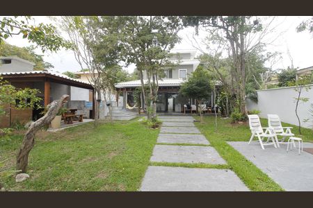 Casa de condomínio para alugar com 200m², 4 quartos e 2 vagasJardim