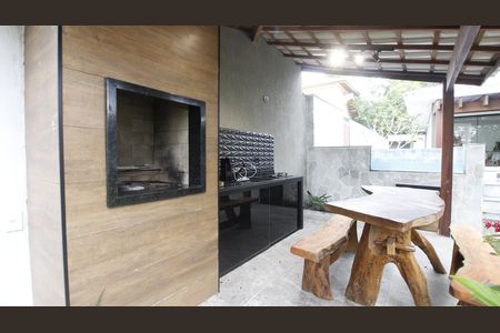 Casa de condomínio para alugar com 200m², 4 quartos e 2 vagasVaranda gourmet