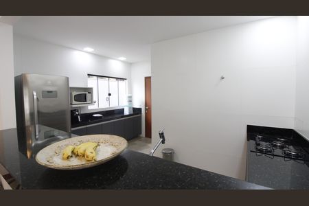 Casa de condomínio para alugar com 200m², 4 quartos e 2 vagasCozinha