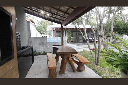 Casa de condomínio para alugar com 200m², 4 quartos e 2 vagasVaranda gourmet