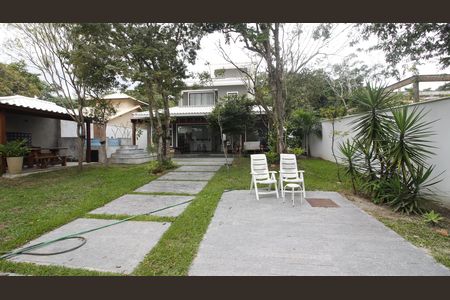 Casa de condomínio para alugar com 200m², 4 quartos e 2 vagasGaragem