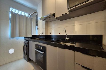 Cozinha  de apartamento para alugar com 2 quartos, 48m² em Vila Satúrnia, Campinas