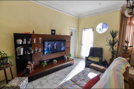 Casa à venda com 80m², 2 quartos e 1 vagaSala