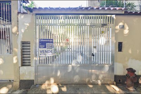 Casa à venda com 80m², 2 quartos e 1 vagaFachada